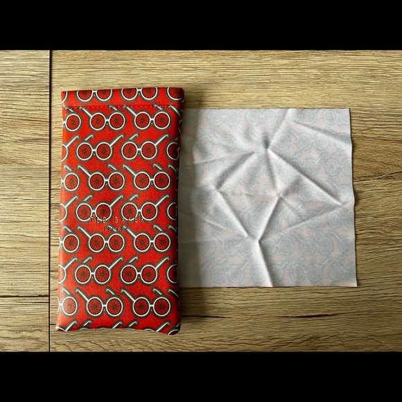 NWOT Ted Baker soft glasses case with microfiber cloth - Picture 3 of 5